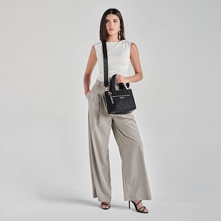 Foto 8 | Satchel Gorett Karime Negro para Mujer