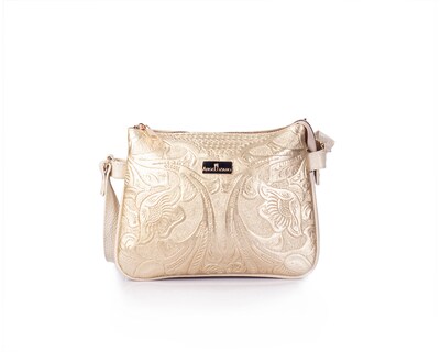 Foto 1 | Bolso A Ángelozano Tipo Crossbody De Piel Vacuna Con Grabado Tipo Cincelado Modelo Jaqueline Color Oro Rosado