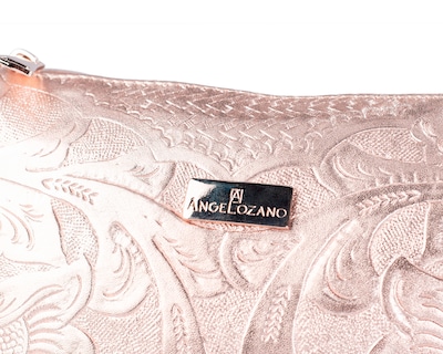 Foto 5 | Bolso A Ángelozano Tipo Crossbody De Piel Vacuna Con Grabado Tipo Cincelado Modelo Jaqueline
