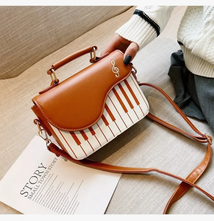 Foto 4 pulgar | Bolsa Xtellar Con Forma Piano Crossbody Con Cadena