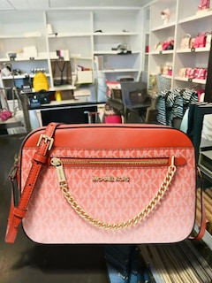Foto 1 | Bandolera Michael Kors Jet Set Para Mujer Tamaño Grande Color Rojo Arcilla - Venta Internacional.