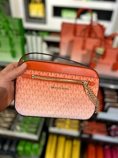 Foto 6 | Bandolera Michael Kors Jet Set Para Mujer Tamaño Grande Color Rojo Arcilla - Venta Internacional.