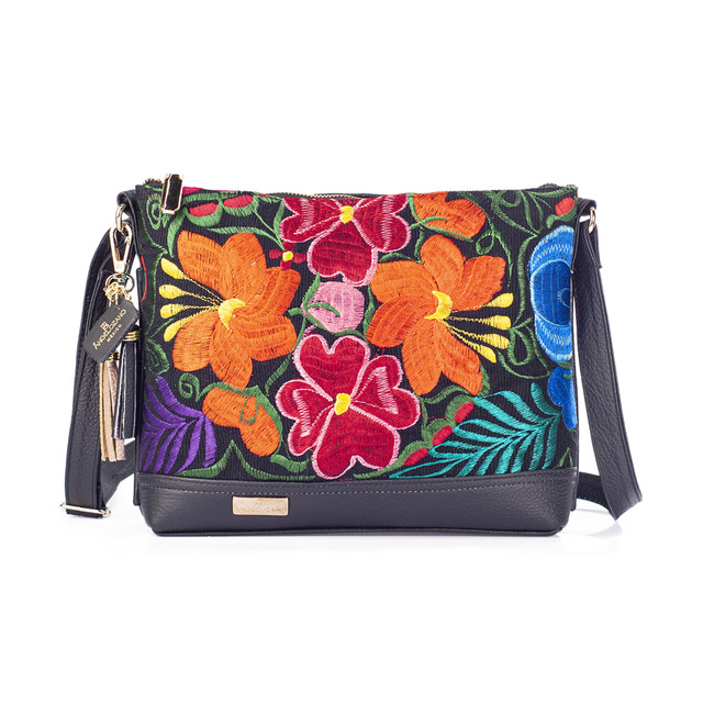 Foto 2 pulgar | Bolso Crossbody A Ángelozano Modelo Jazmín De Piel Con Telar Artesanal Color Negro