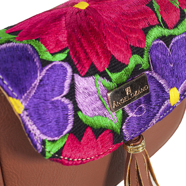 Foto 4 pulgar | Bolso Crossbody A Ángelozano Modelo Angy Piel Sintetico Con Telar Artesanal Color Camel