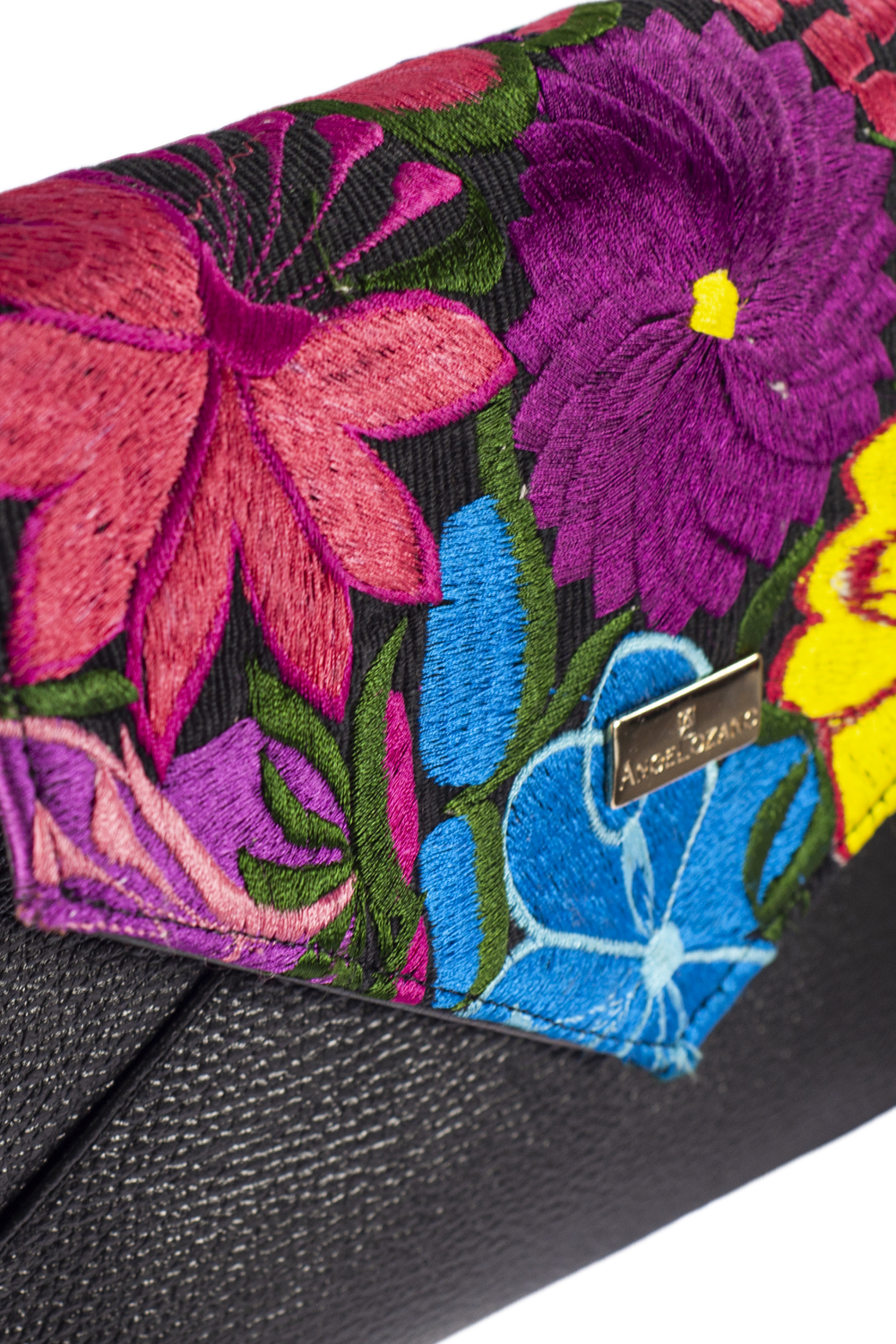 Foto 6 pulgar | Bolso Tipo Crossbody A Ángelozano Aurora color Negro de Piel Vacuna con Telar Artesanal Barbas
