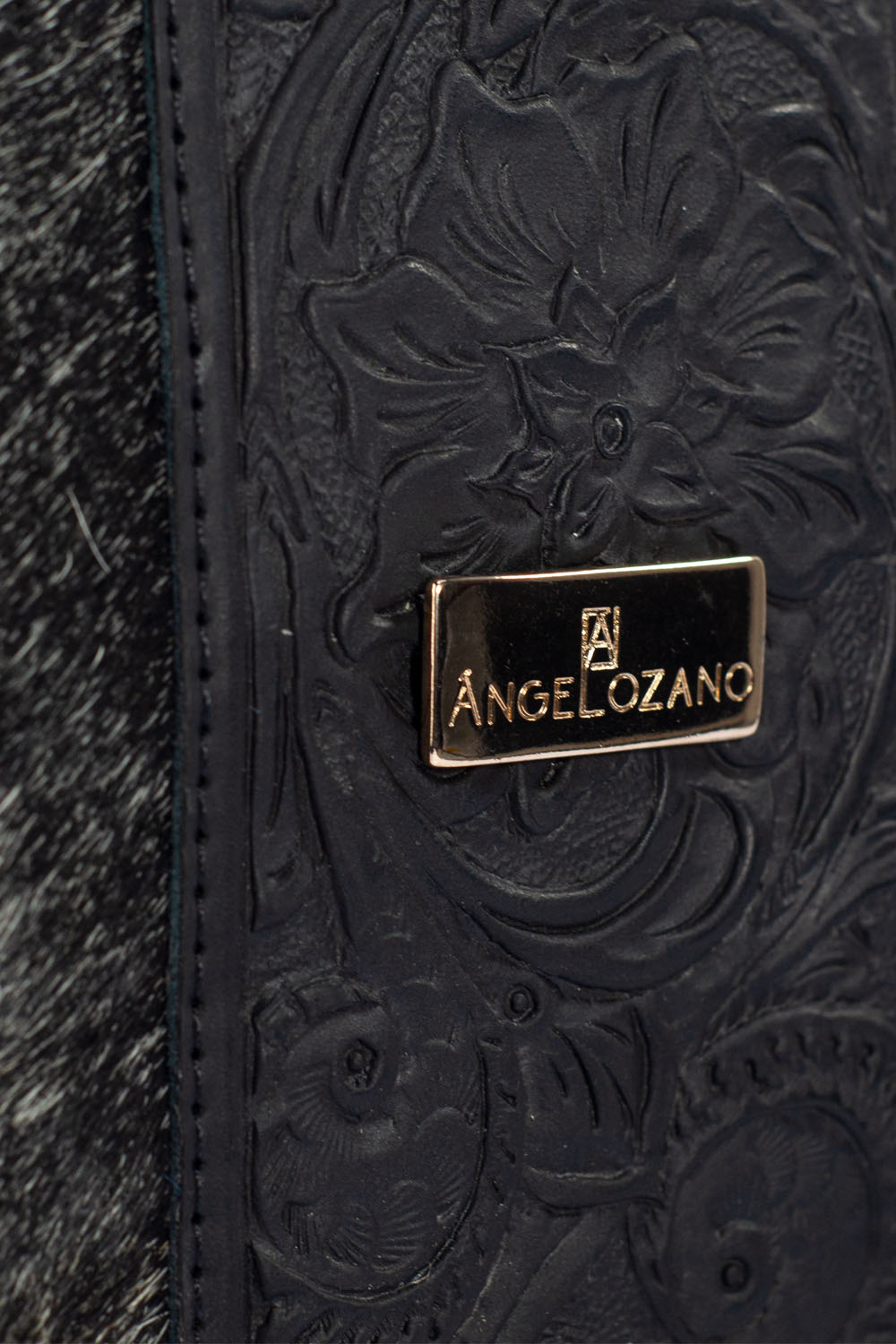 Foto 7 pulgar | Bolso Tipo Crossbody Raquel A Ángelozano De Piel Vacuna color Negro