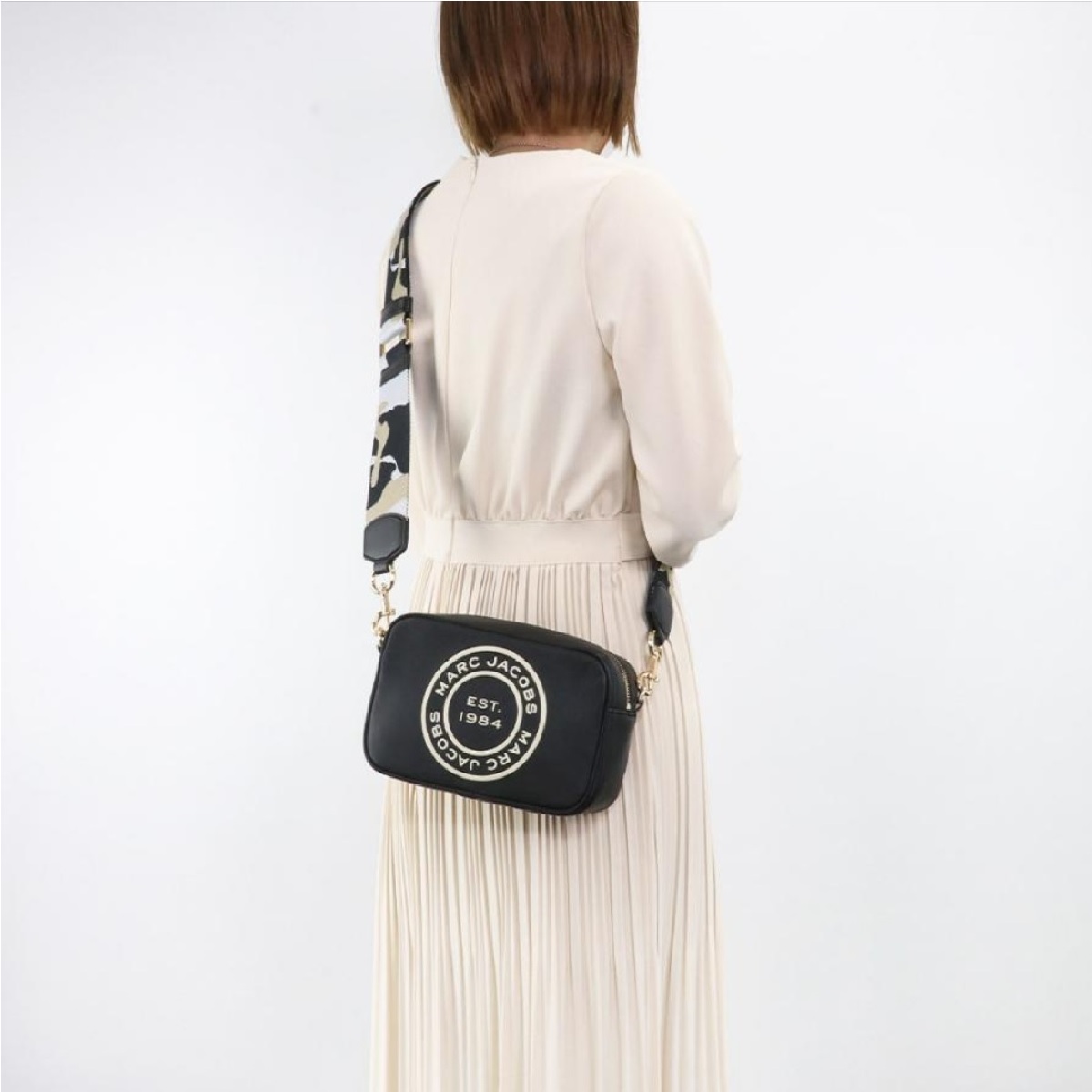 Foto 6 pulgar | Bolsa Crossbody Marc Jacobs H160L01FA21 001 color Negro