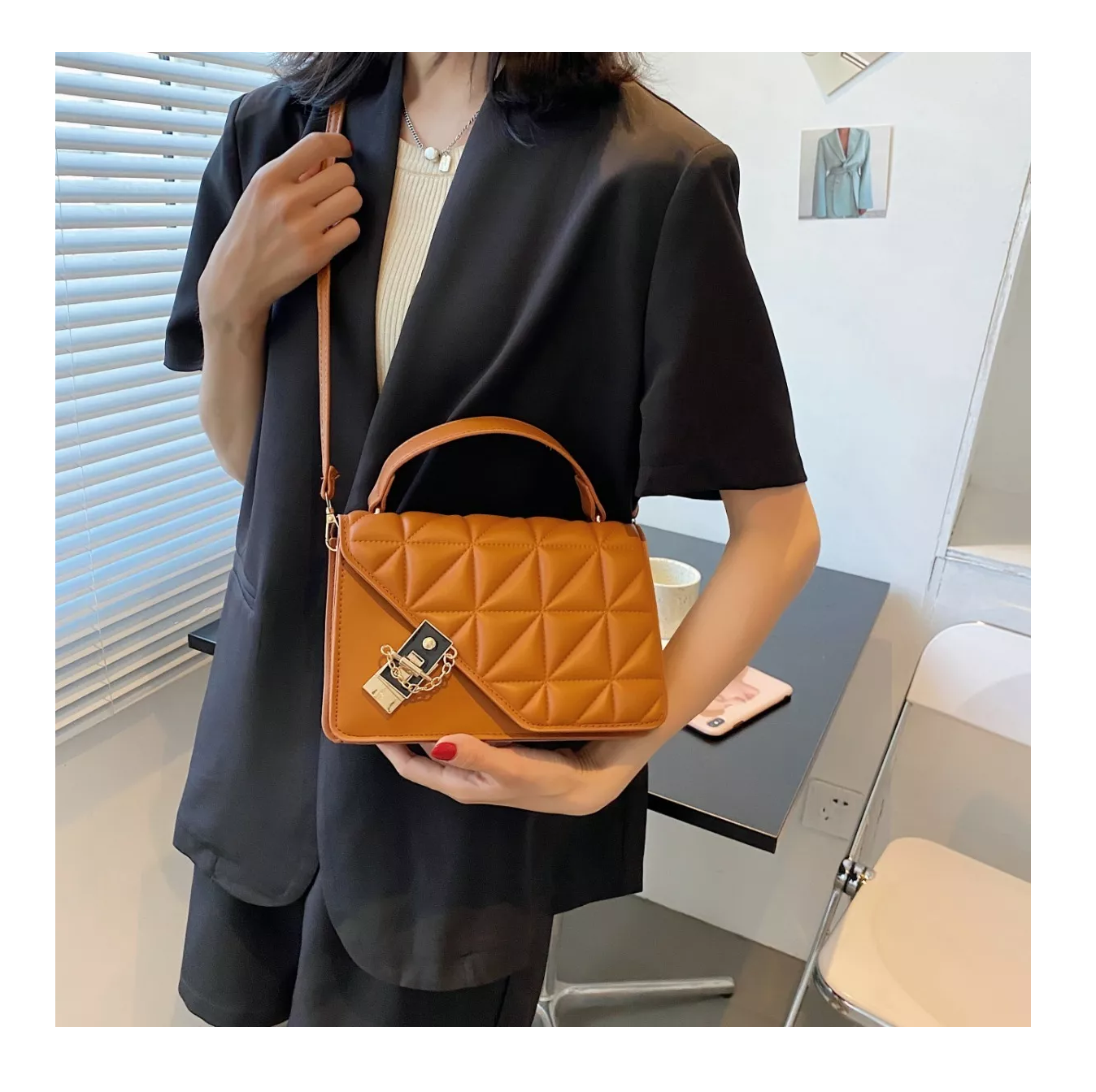 Foto 2 | Bolsa de Hombro Belug color Marrón para Mujer