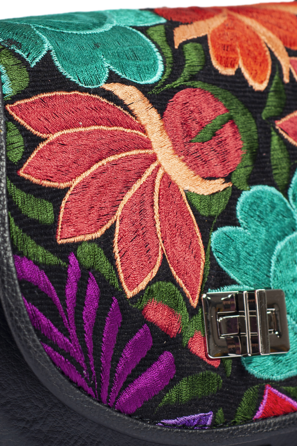 Foto 6 pulgar | Bolso para Mujer A Ángelozano Piel con Telar Artesanal En La Solapa color Negro