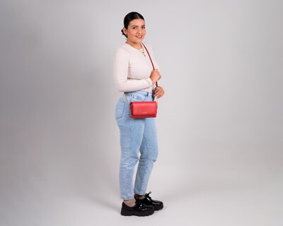 Foto 8 | Bandolera de Dama Madison Crossbody Mediana Rojo Mady