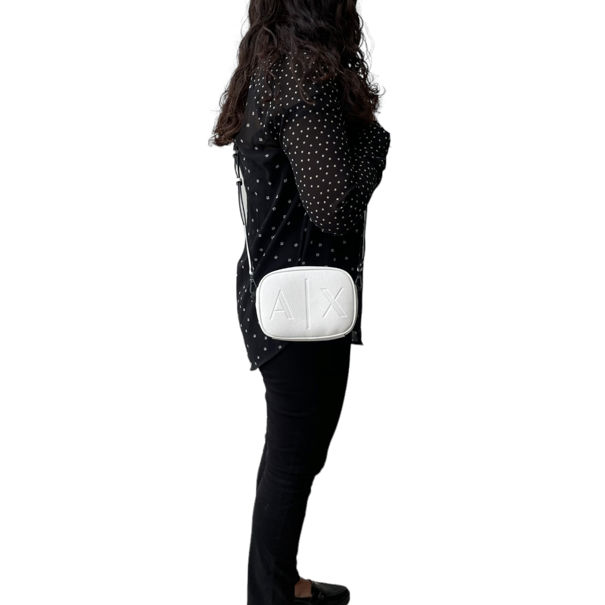 Foto 6 | Estuche Crossbody para Cámara Armani Exchange AXCAMWHT color Blanca