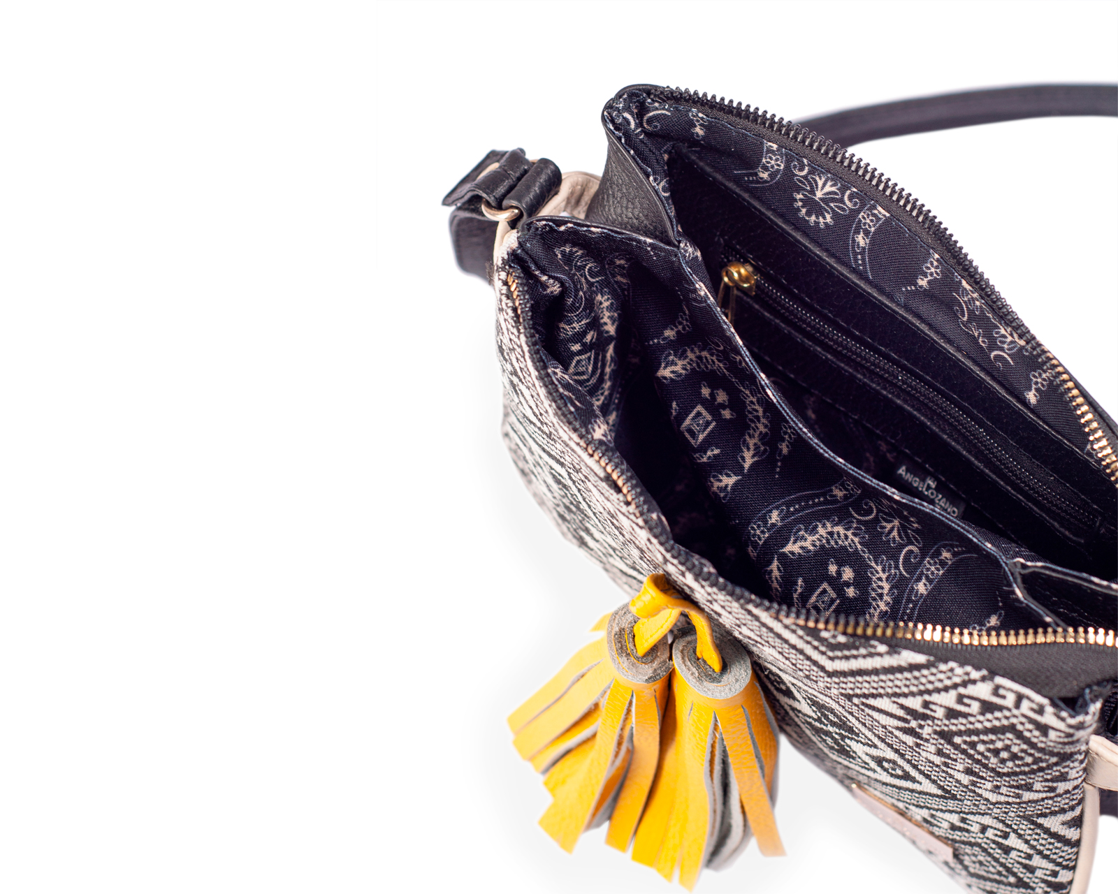 Foto 5 pulgar | Bolso Crossbody  A Ángelozano De Piel Vacuna Con Telar Étnico, Modelo Jaqueline