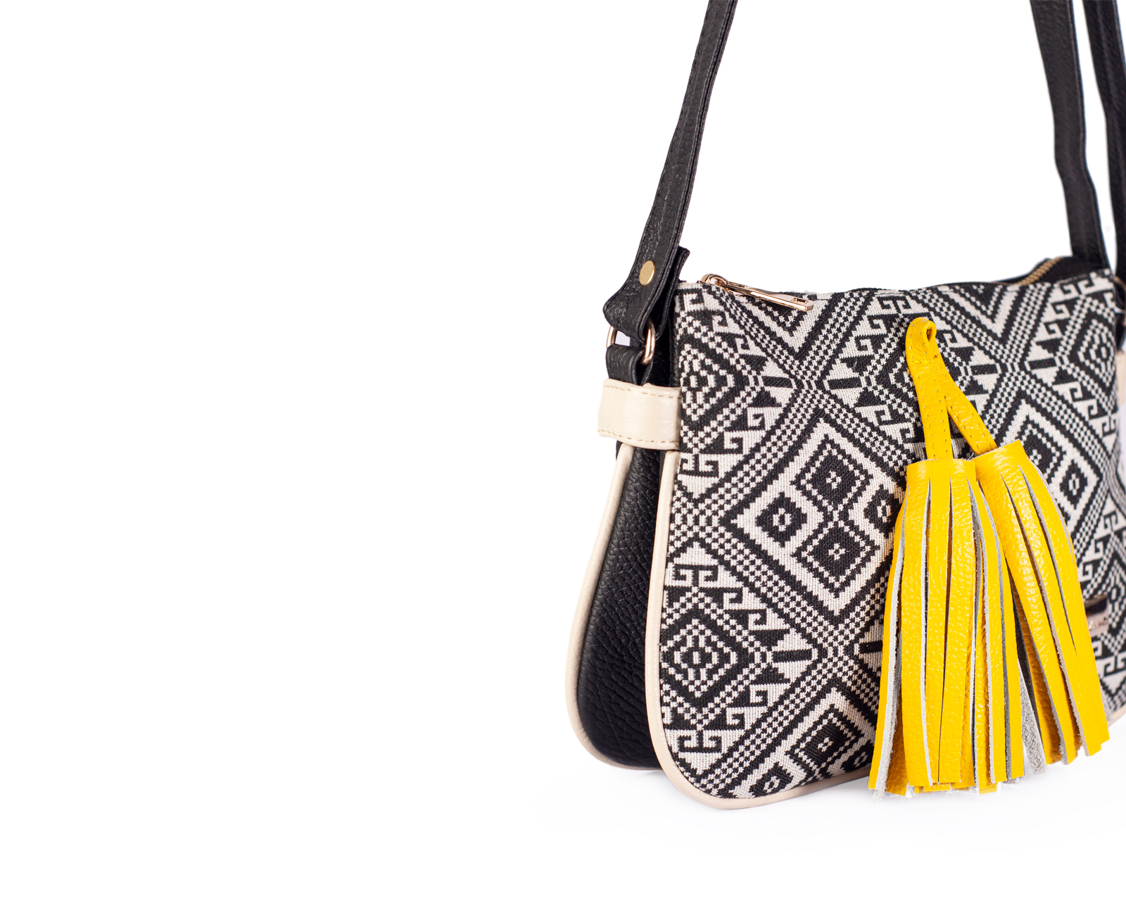 Foto 8 pulgar | Bolso Crossbody  A Ángelozano De Piel Vacuna Con Telar Étnico, Modelo Jaqueline