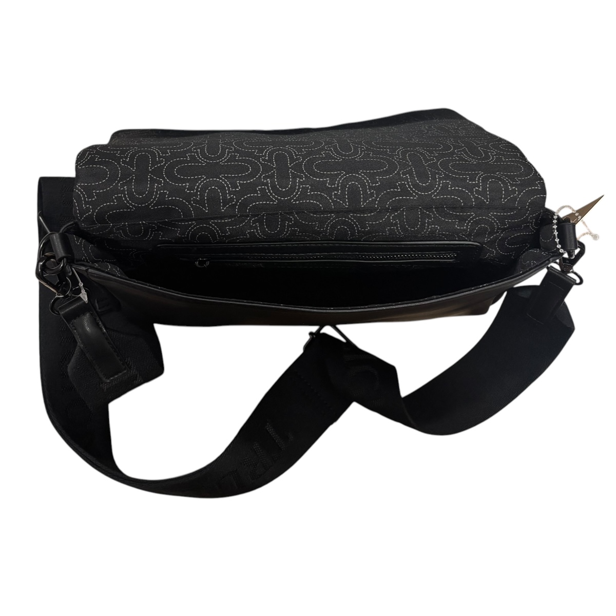 Foto 5 pulgar | Bolsa Shoulder True Religion De Piel Color Negra Con Logo Centrado
