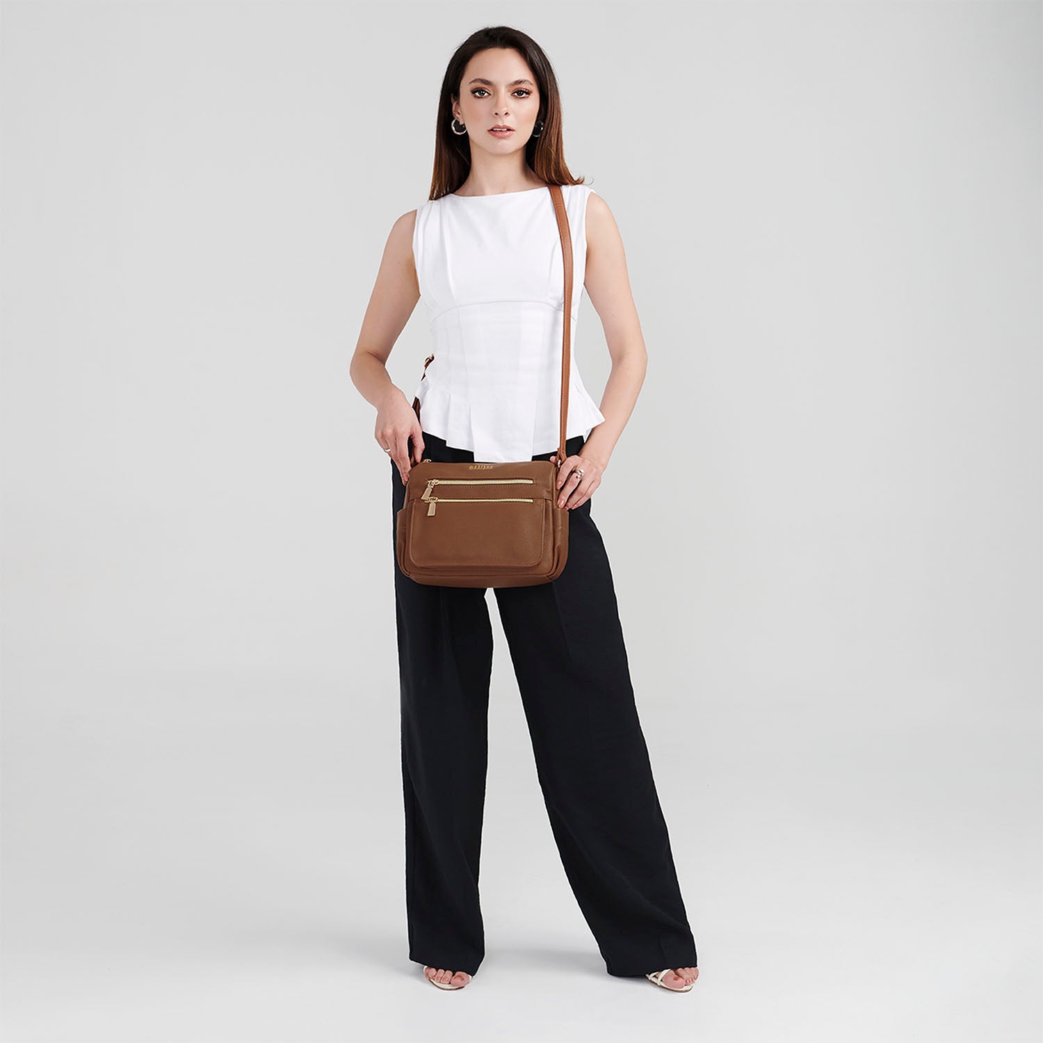 Foto 9 pulgar | Bolsa Crossbody Madison Floresia Café