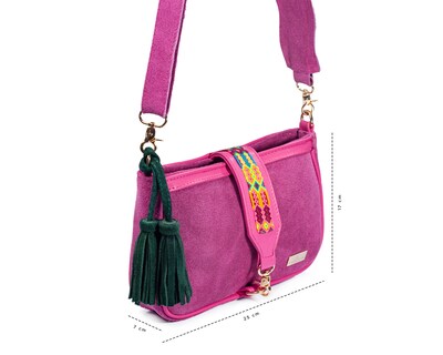 Foto 5 | Bolso Crossbody A Ángelozano De Piel Gamuza Con Pulsera Tejida Artesanal, Color Fucsia, Modelo Eva