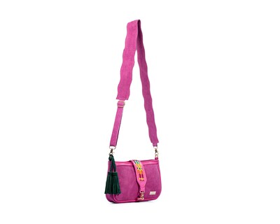 Foto 6 | Bolso Crossbody A Ángelozano De Piel Gamuza Con Pulsera Tejida Artesanal, Color Fucsia, Modelo Eva