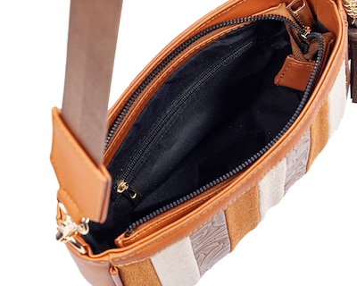 Foto 3 | Bolso Crossbody A Ángelozano De Piel Vegana, Color Camel, Modelo Eva