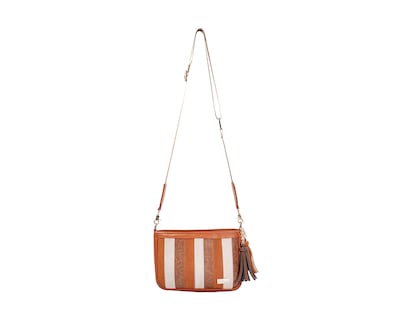 Foto 7 | Bolso Crossbody A Ángelozano De Piel Vegana, Color Camel, Modelo Eva