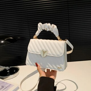 Foto 3 | Bolso De Mano Blanca De Corazon Lab.g Blanco