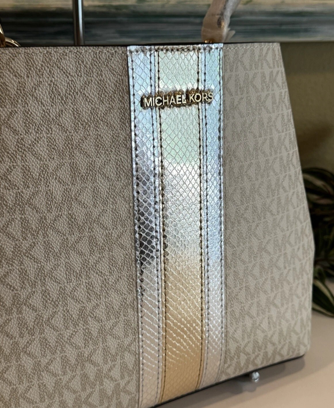 Foto 4 pulgar | Bolso De Hombro Michael Kors Jet Set Travel Dragonfruit Multi - Venta Internacional.