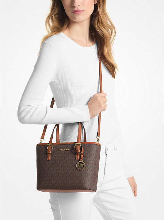 Foto 4 | Bolso De Mano Michael Kors Jet Set Travel Con Logotipo Extrapequeño  Marrón - Venta Internacional.