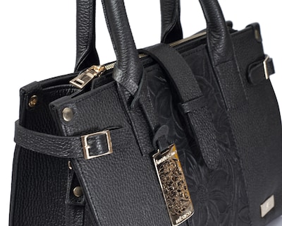 Foto 6 | Bolso Tipo Satchel A Ángelozano De Piel Vacuna Con Grabado Tipo Cincelado, Color Negro, Modelo Samantha