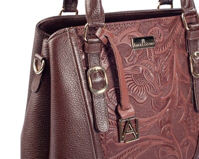 Foto 7 | Bolso Satchel A Ángelozano De Piel Vacuna Con Grabado Tipo Cincelado, Color Café, Modelo Lourdes