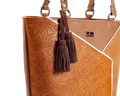 Foto 6 | Bolso Tote A Ángelozano De Piel Vacuna Con Piel Grabada, Color Camel, Modelo Florentina