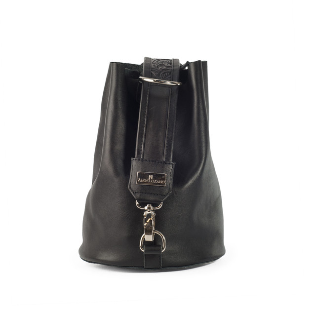 Foto 2 pulgar | Bolso Bucket Dolores A Ángelozano Negra Piel Con Asa Cincelada A Mano