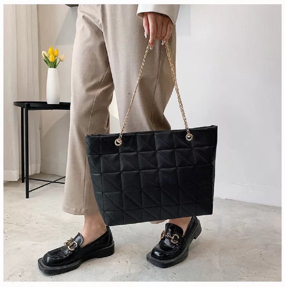 Foto 4 | Bolsa Belug Suave de Cuero Gran Capacidad Impermeable color Negro para Dama