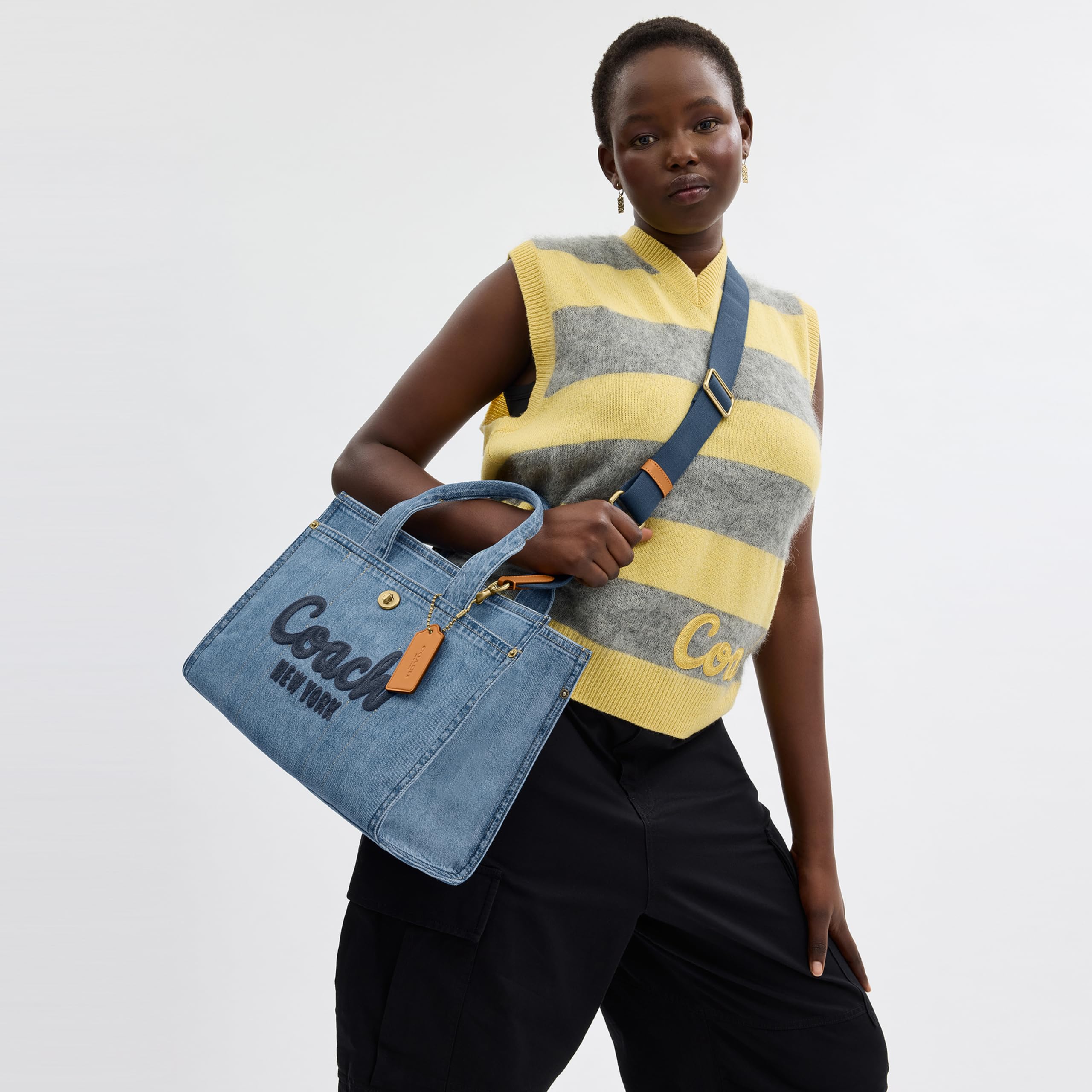 Foto 6 pulgar | Bolso De Mano Coach Cargo Indigo Para Mujer - Venta Internacional.