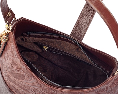 Foto 5 | Bolso Hobo A Ángelozano De Piel Vacuna Con Grabado Tipo Cincelado, Color Café, Modelo Magali