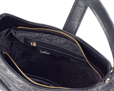 Foto 5 | Bolso Hobo A Ángelozano De Piel Vacuna Con Grabado Tipo Cincelado, Color Negro, Modelo Magali