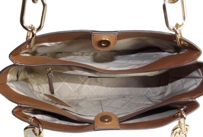 Foto 6 | Bolso De Hombro Michael Kors Trisha, Tamaño Grande, Triple Fuelle, Para Mujer - Venta Internacional.