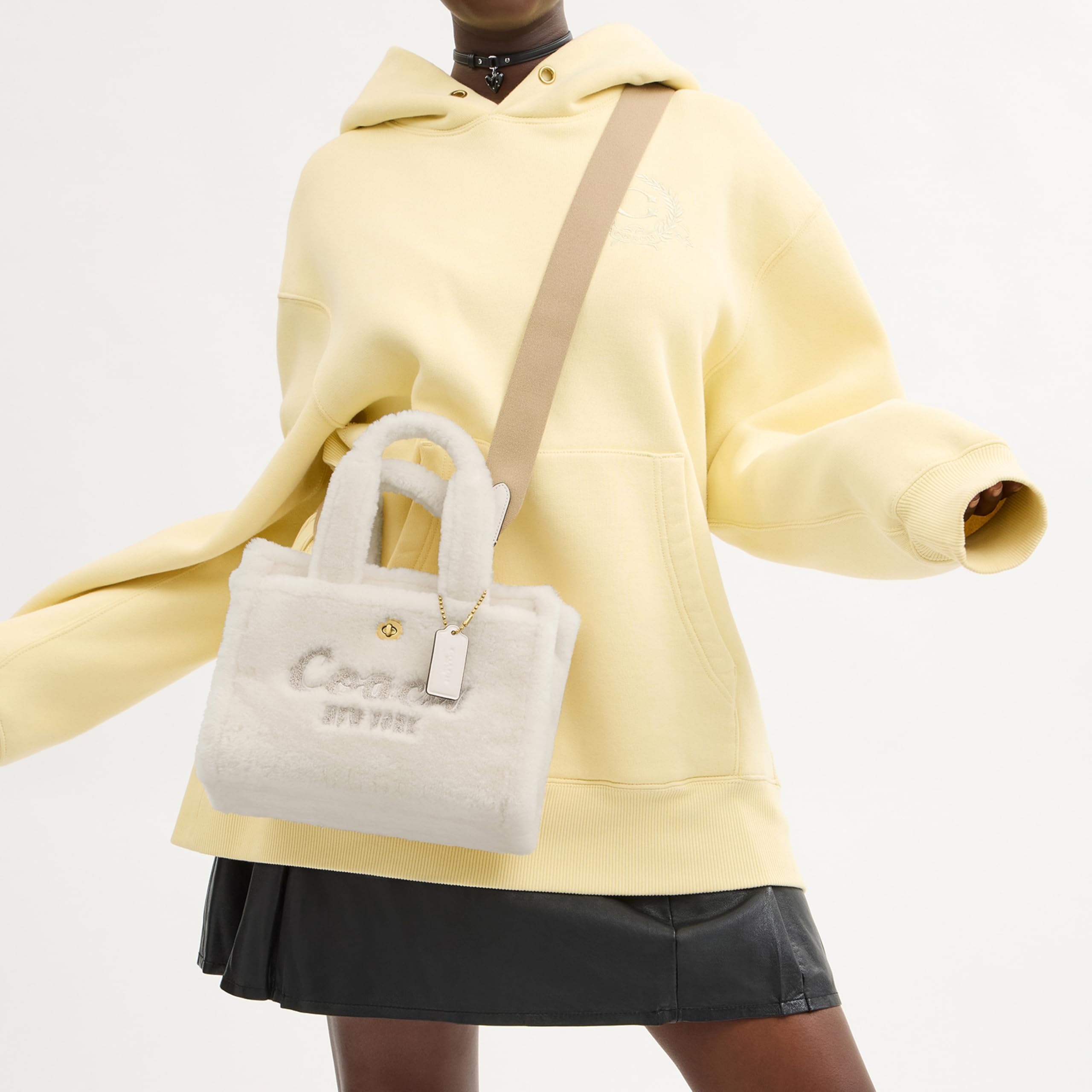 Foto 6 pulgar | Bolsa Coach Cargo Tote 26 B4/chalk Para Mujer - Venta Internacional.