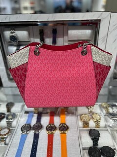 Foto 6 | Bolso De Hombro Michael Kors Jet Set Travel Dark Raspberry - Venta Internacional.