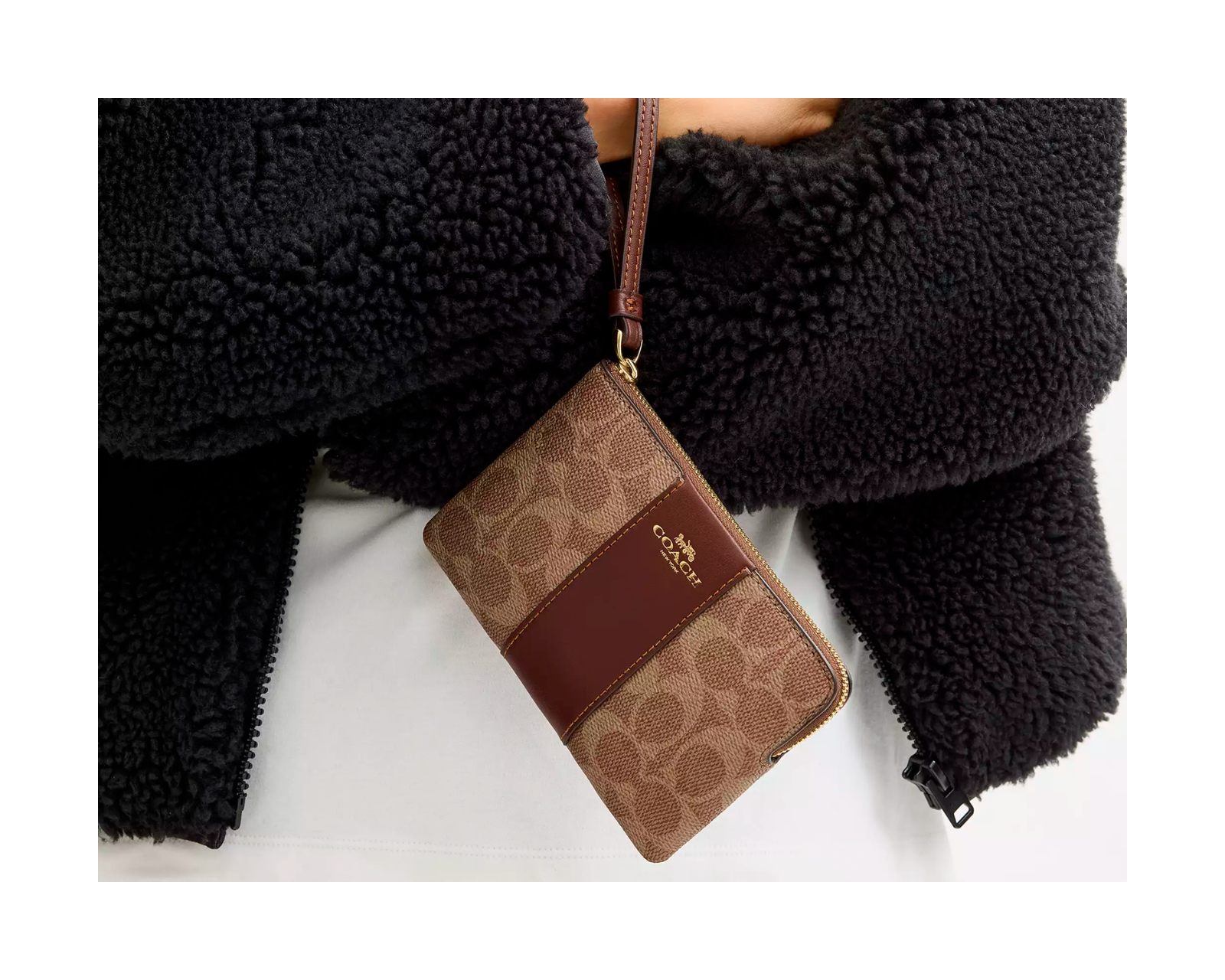 Foto 4 pulgar | Monedero Coach Corner Zip Wristlet Signature Canvas Cw854 Color Café