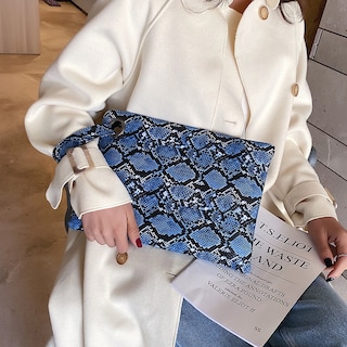 Foto 2 | Venta Internacional - Bolsa Clutch Estampado de Serpiente con Pulsera para Mujer