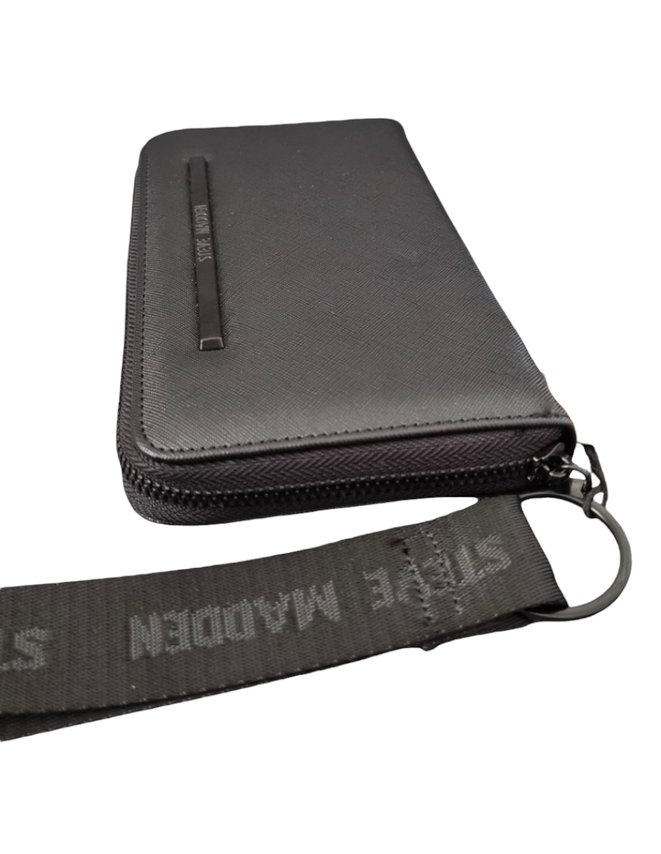 Foto 4 pulgar | Cartera Steve Madden Negro Con Correa De Muñeca y Letras Grabadas