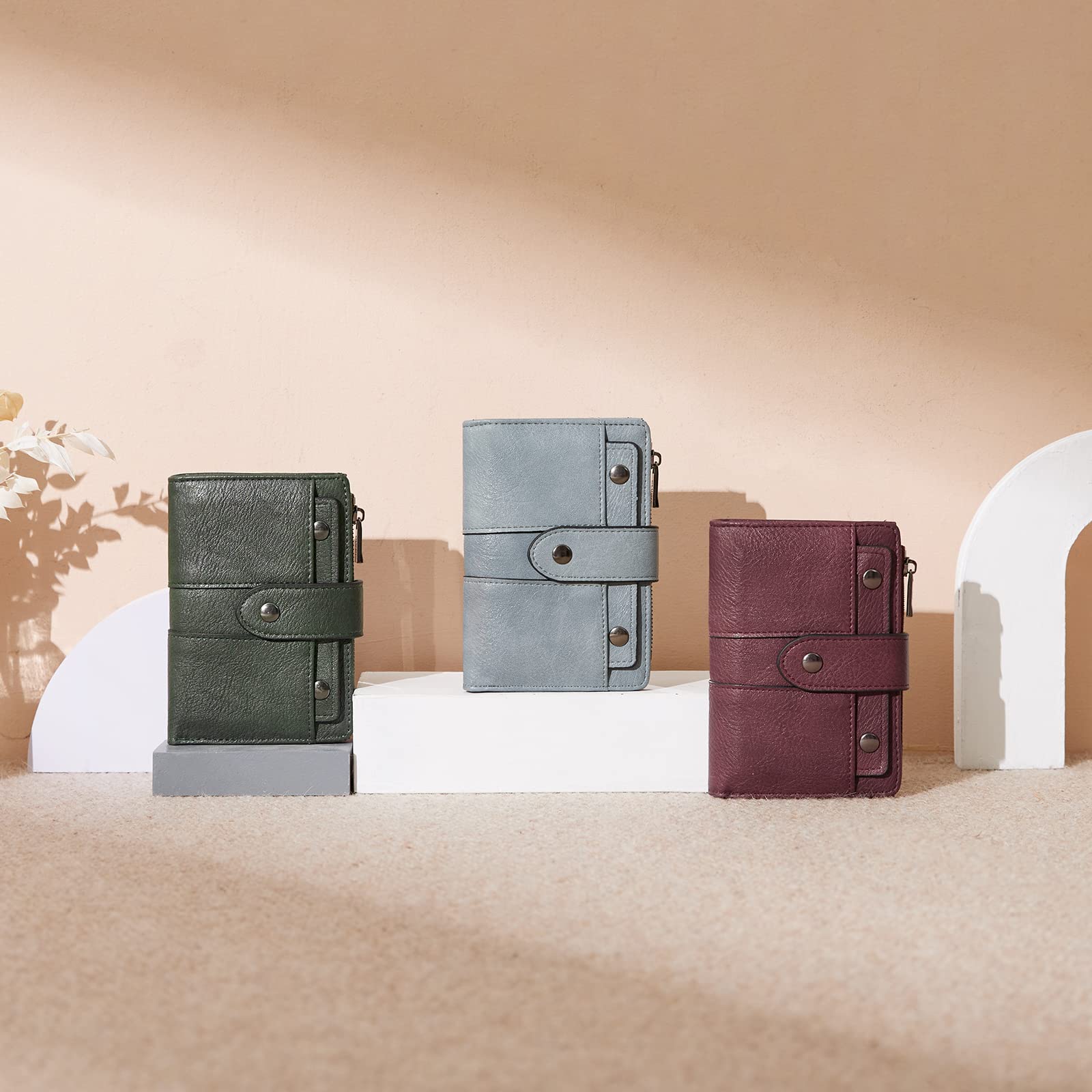 Foto 6 | Billetera Cluci Pequeña De Piel Con Doble Pliegue  Color Rojo Vino  Para Mujer - Venta Internacional.