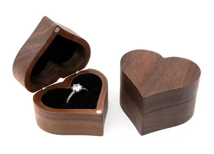 Caja Xtellar Corazón Para Anillos De Boda O Compromiso Color Marrón