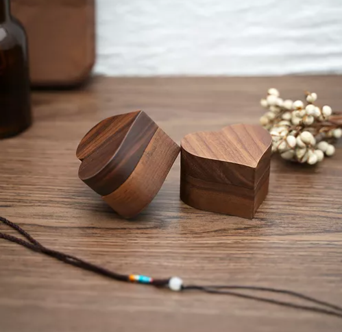 Foto 4 pulgar | Caja Xtellar Corazón Para Anillos De Boda O Compromiso Color Marrón