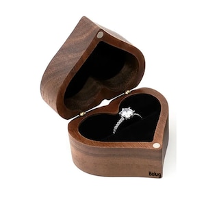 Foto 1 | Caja para Anillo Belug Corazón de Madera Nogal