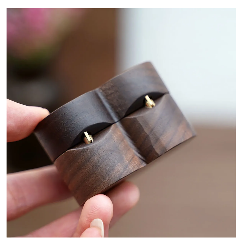 Foto 4 | Caja para Anillo Belug Corazón de Madera Nogal