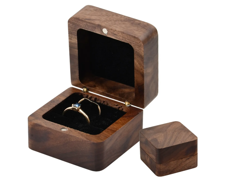 Foto 1 | Caja De Madera Nogal Para Un Anillos De Boda O Compromiso