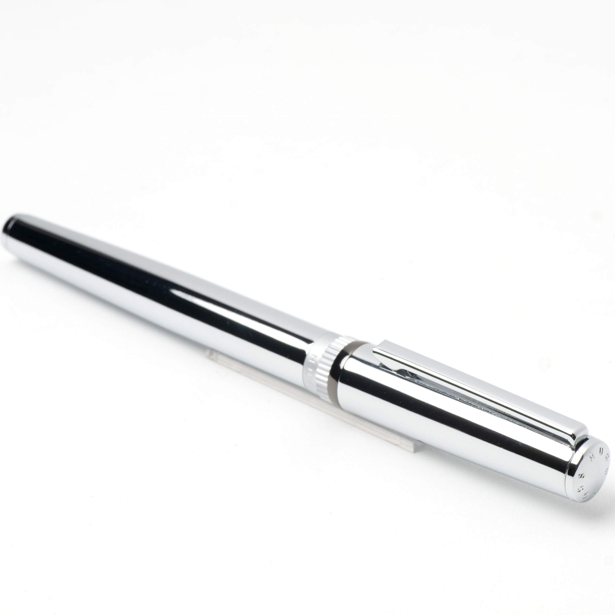 Foto 4 pulgar | Pluma Estilográfica Hugo Boss Gear Metal Chrome Con Tinta Azul - Venta Internacional.