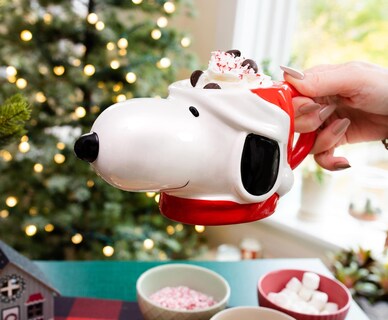 Foto 7 | Bufanda Silver Buffalo Peanuts Snoopy De Papá Noel 600 Ml Cerámica - Venta Internacional.