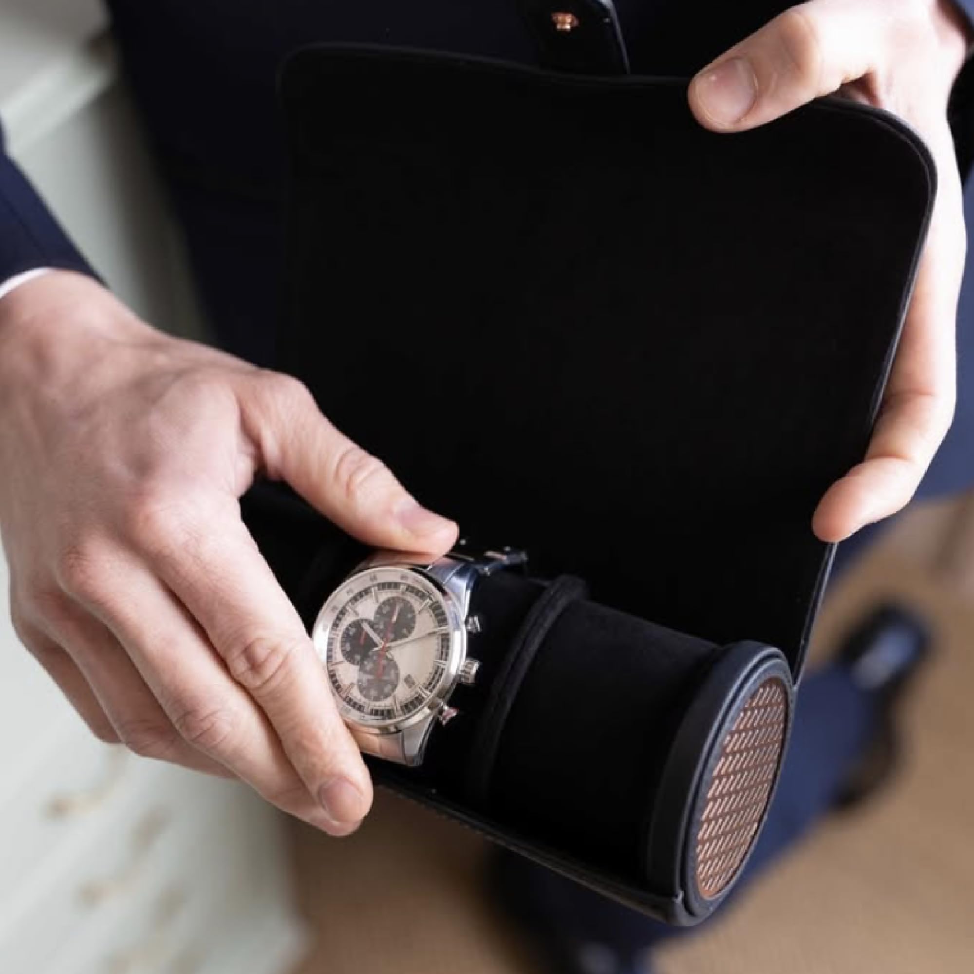 Foto 5 | Reloj Roll Wolf Axis Triple Negro/cobre Cuero Vegano - Venta Internacional.