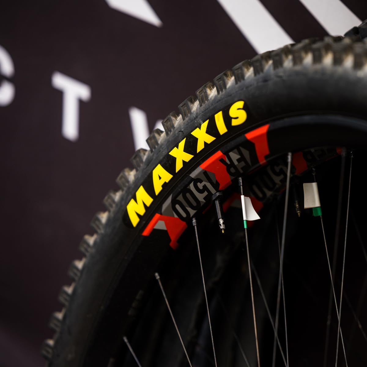 Foto 5 pulgar | Neumático Bmx Maxxis Grifter 20x2.40 De Doble Compuesto, 2 Capas Exo - Venta Internacional.